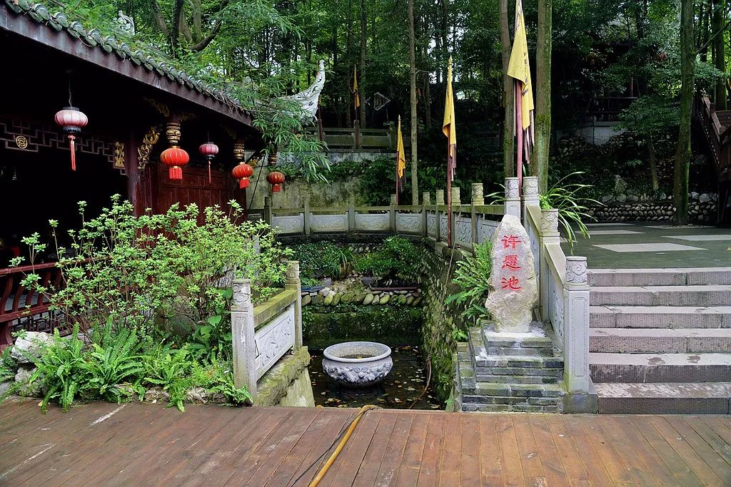 拜水都江堰问道青城山是诗词吗,拜水都江堰问道青城山完整版