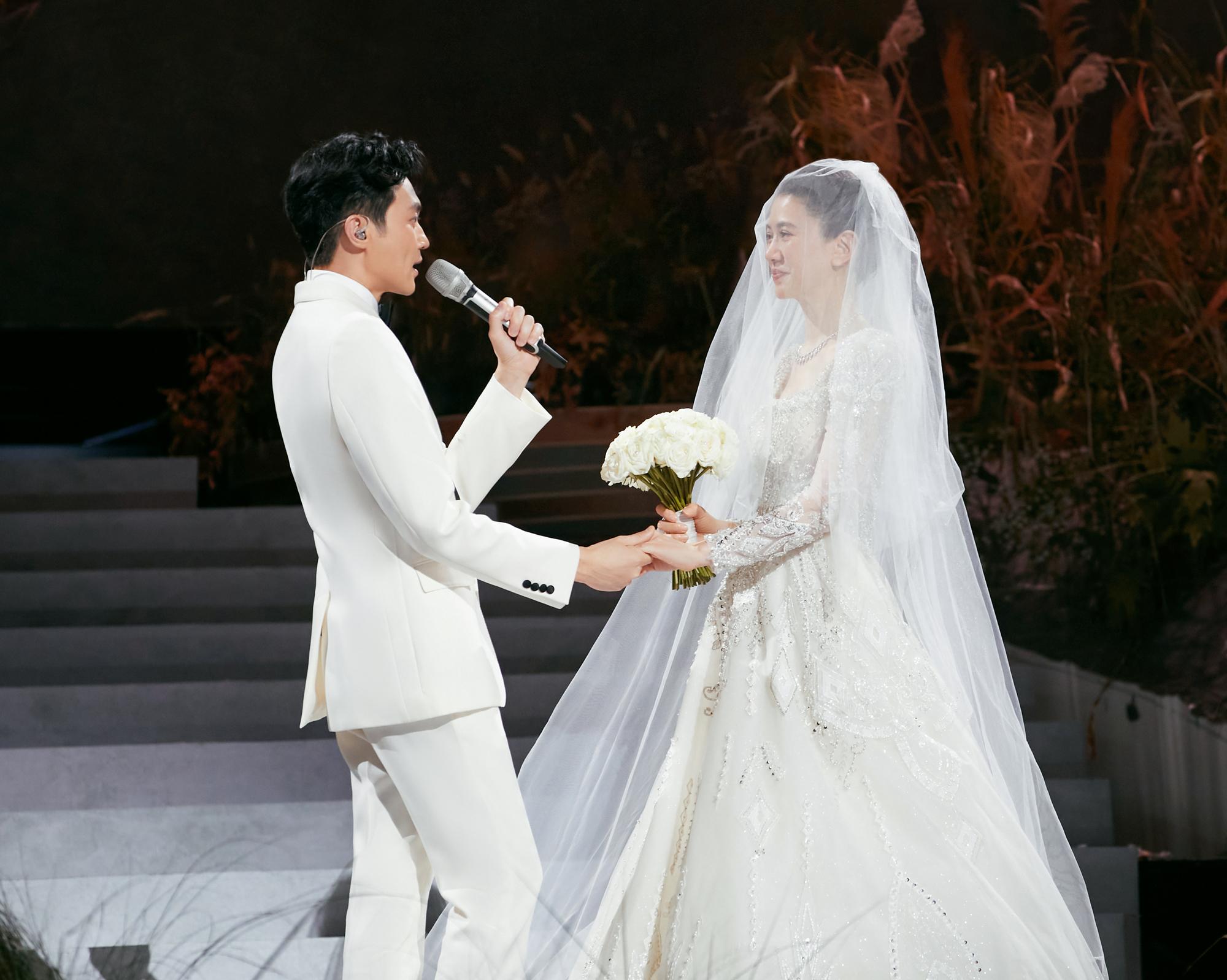 30多年后再看张智霖：如此完美的男人，不温不火或许是最好的选择