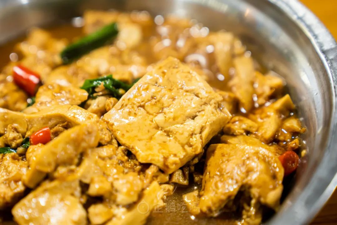 辣到落泪也舍不得停嘴的宝藏城市，不是长沙成都重庆