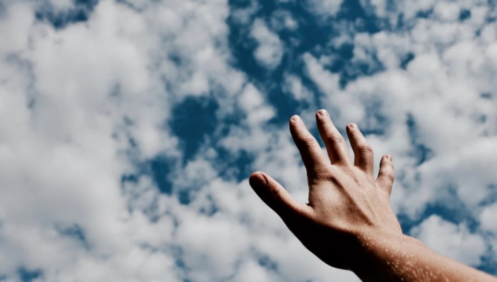 少女受精神分裂症幻听折磨5年手术治疗后会发生什么？