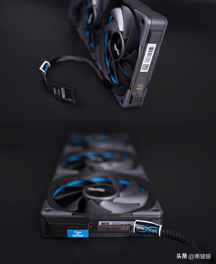 代码36KROGB760-GTUF4070TI，简约黑白调AKLLAA6MMATX机箱装机秀