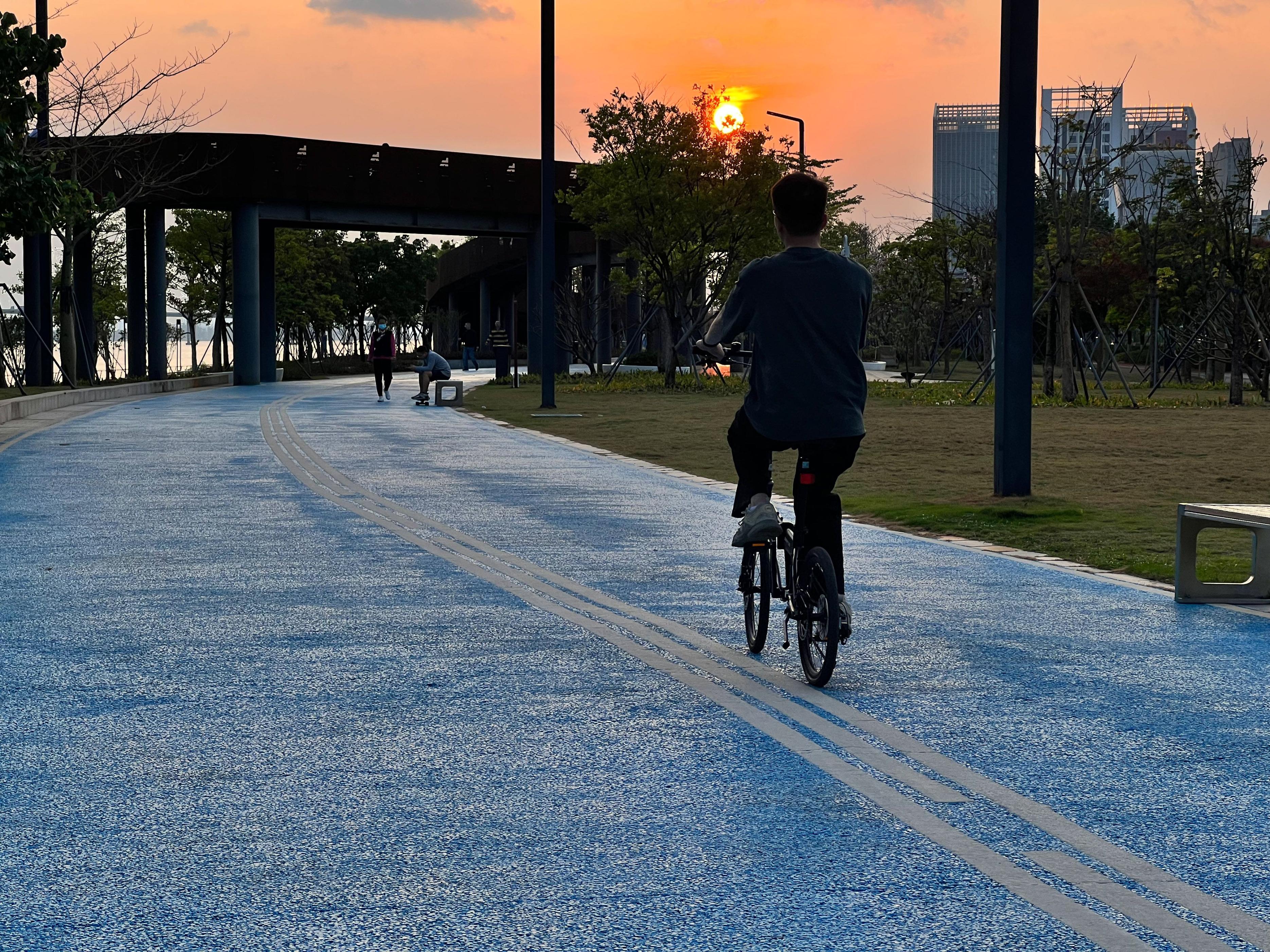 25斤，可10S折叠，200斤都能坐！小米有品众筹上线新时代出行神器