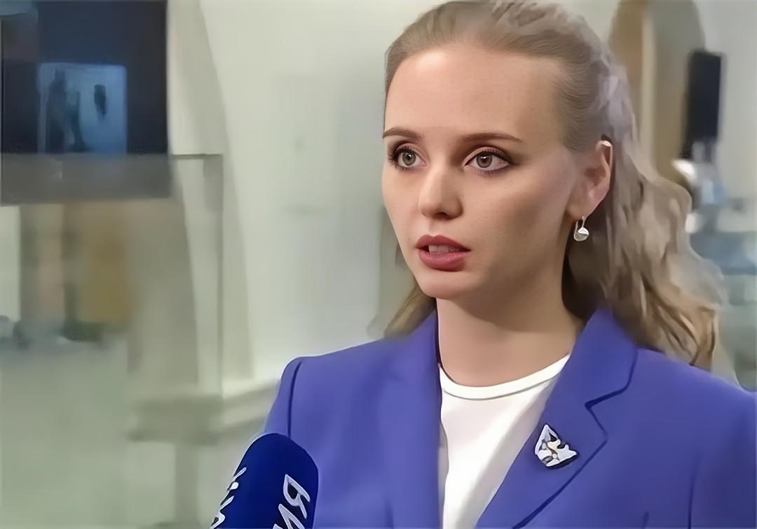 “人间*物尤**”玛利亚，被普京隐藏30年，竟是45亿美元跨国公司CEO