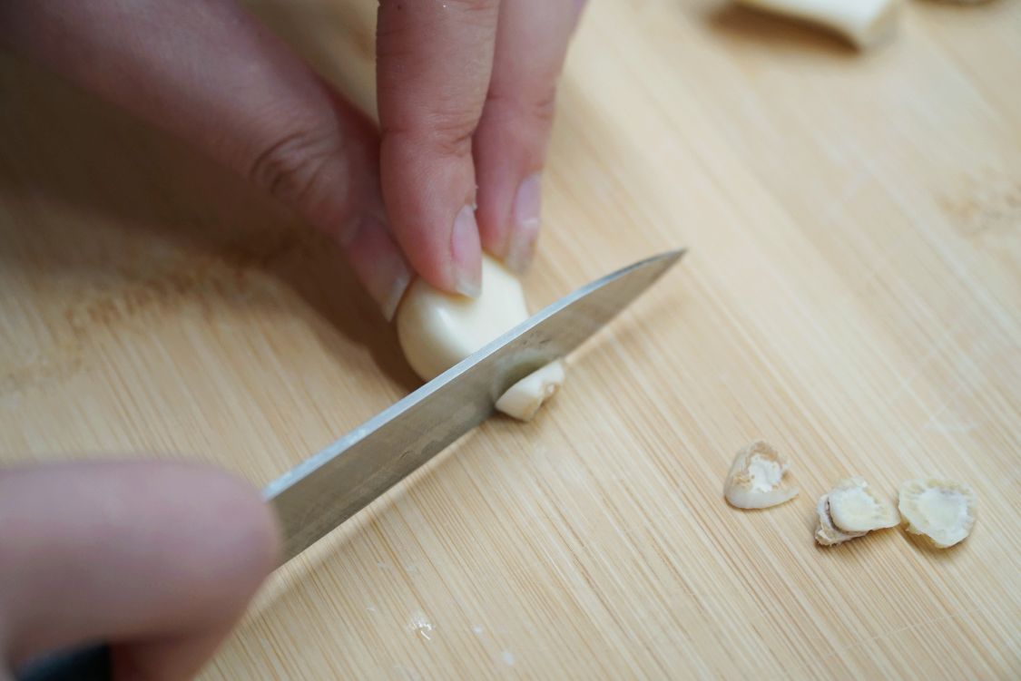 腌腊八蒜快速变绿的方法,新蒜的腌腊八蒜方法