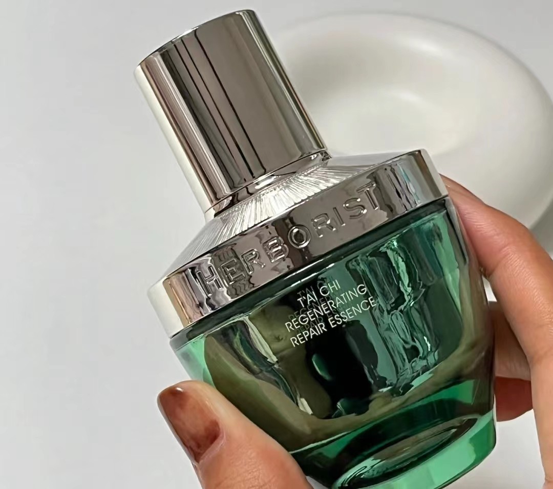 国货抗衰精华平价,很丑却很好用国货之光精华