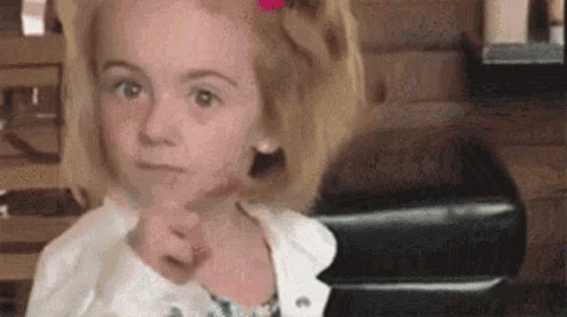 在野外遇到狮子怎么办视频,野外遇到狮子的方式