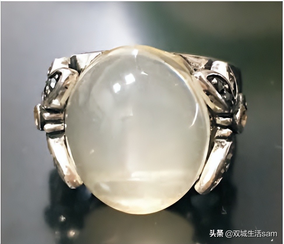 乳白透明月光石,真正的白色月光石