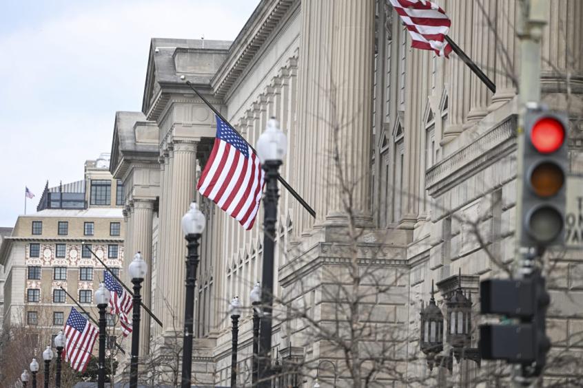 欧洲不得不高价从美国购买天然气,美国为什么卖这么贵天然气给欧洲