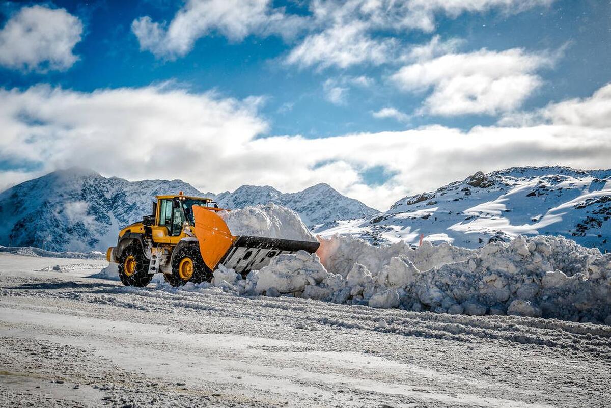 学历贬值中年提升学历毫无意义,学历贬值出路在哪