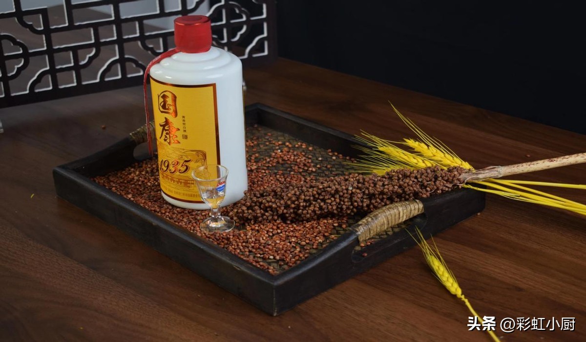 同样是白酒茅台凭什么卖上千元,同样茅台价格为什么不一样