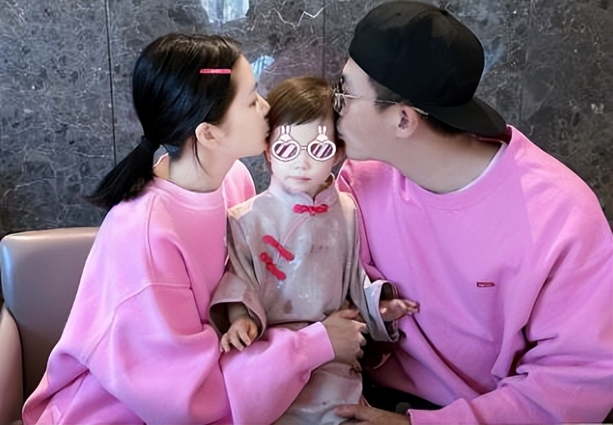 杜淳妻子王灿个人资料,杜淳妻子王灿晒母女写真