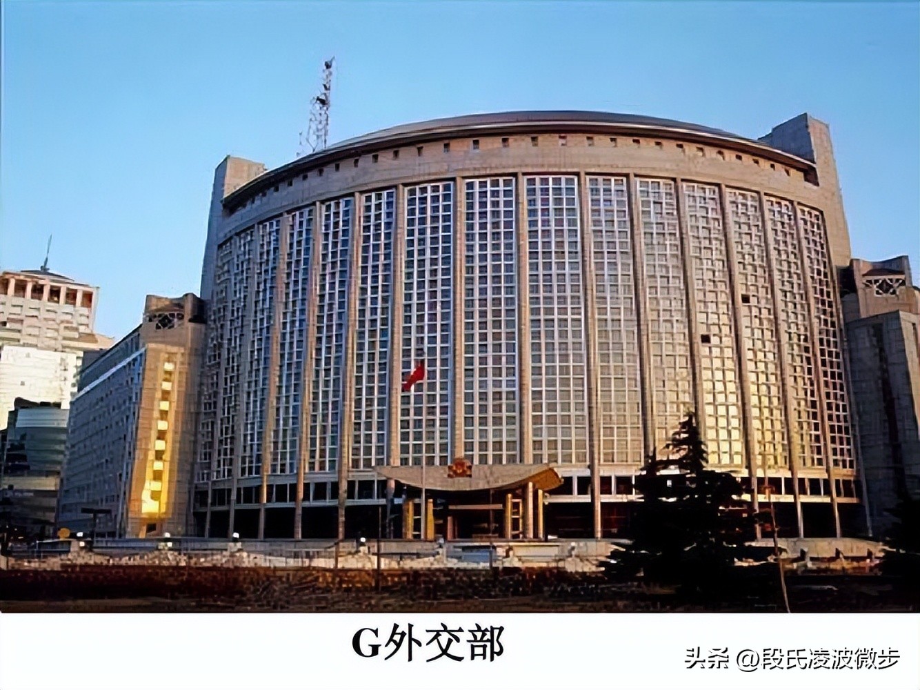 外交官是穿着文服的军人吗,中国解放军外交官