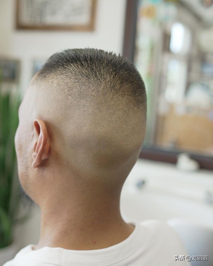 男士短发型2021流行发型国字脸,2022年精选帅气男士发型100款