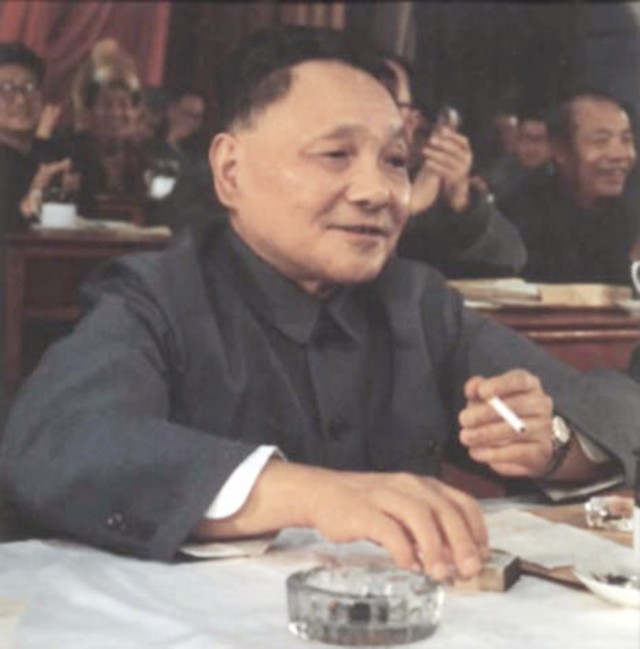 1997年*小平邓**逝世：四海齐悼