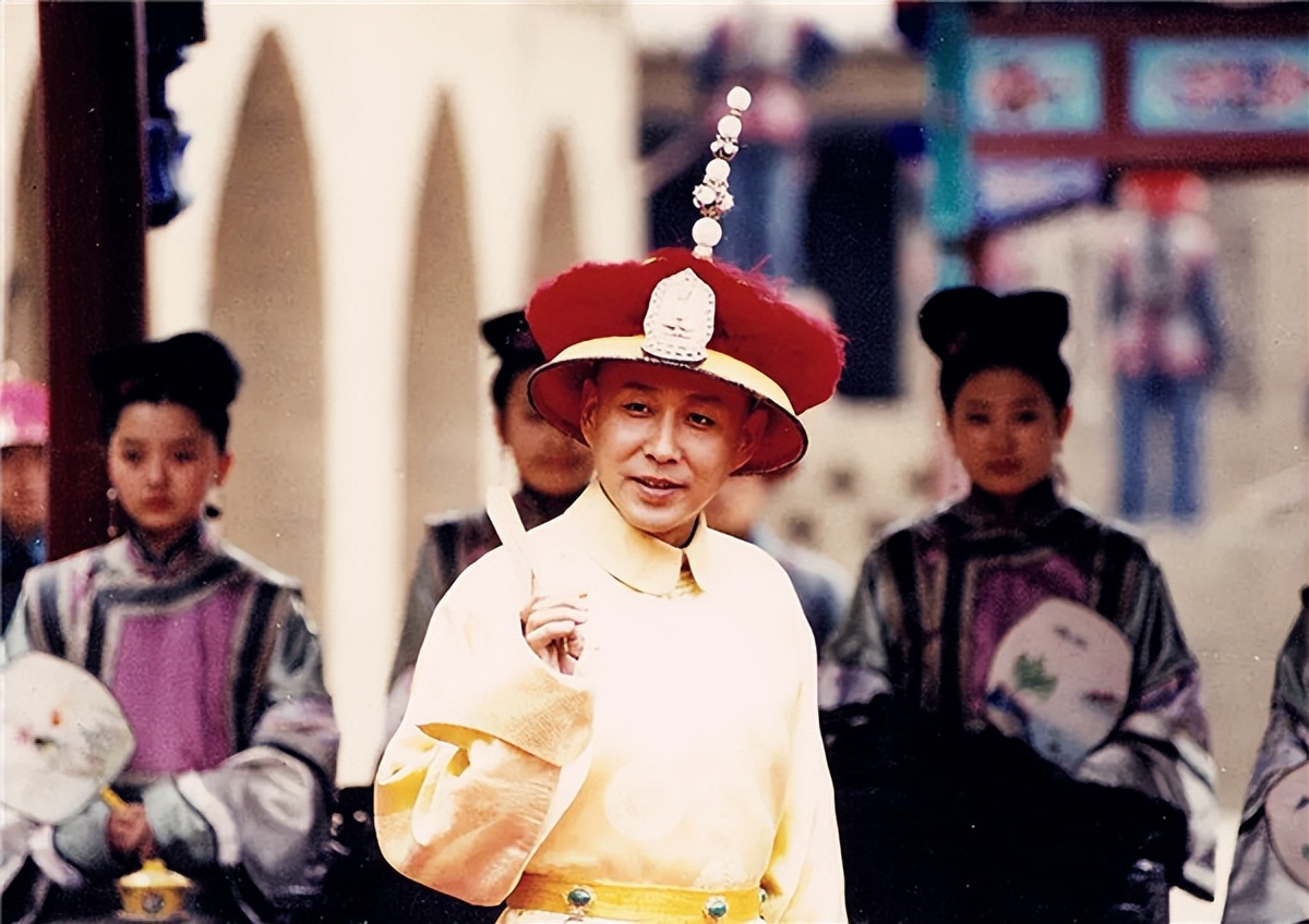 康熙晚年，为啥后悔擒拿鳌拜，不但亲自为他平反，还称鳌拜是忠臣