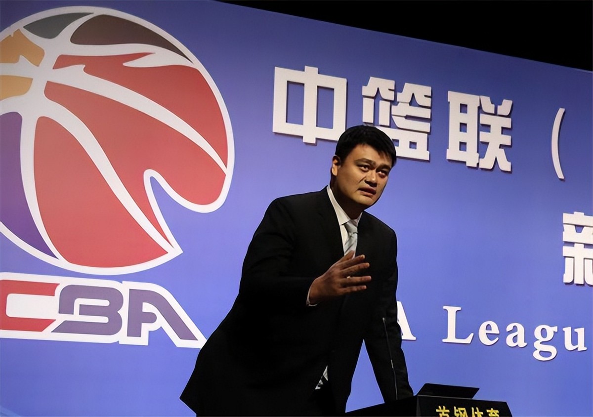 姚明和妻子的爱情故事,姚明和妻子叶莉图文