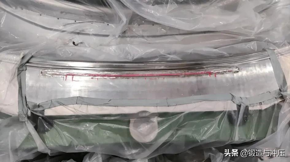 suv后备箱挡板如何装卸,suv后备箱承物板