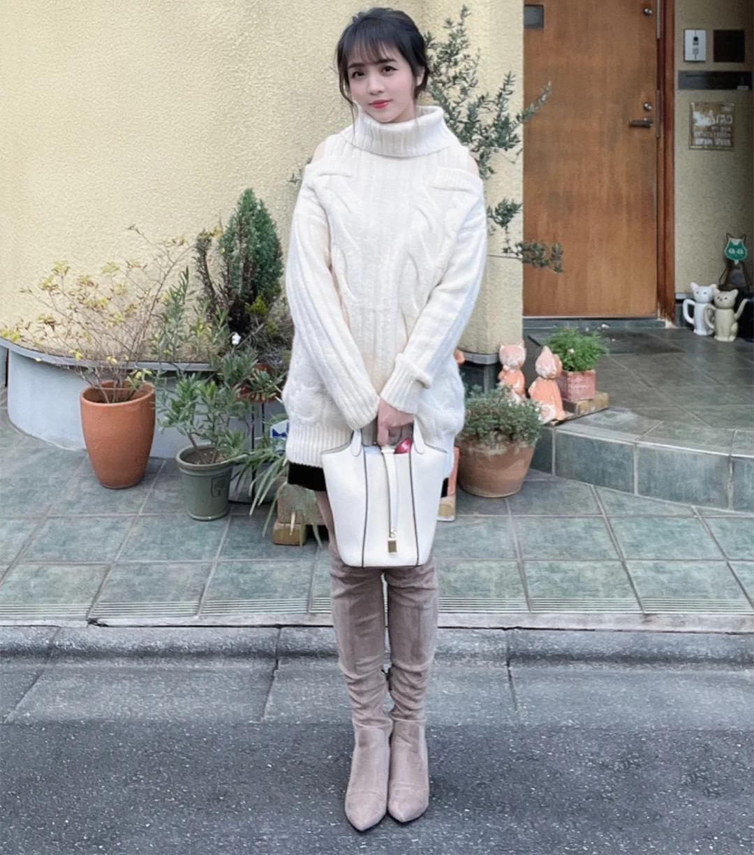 女子模仿日杂穿搭惊艳众人！网友：我缺的是衣服吗？是她的身材