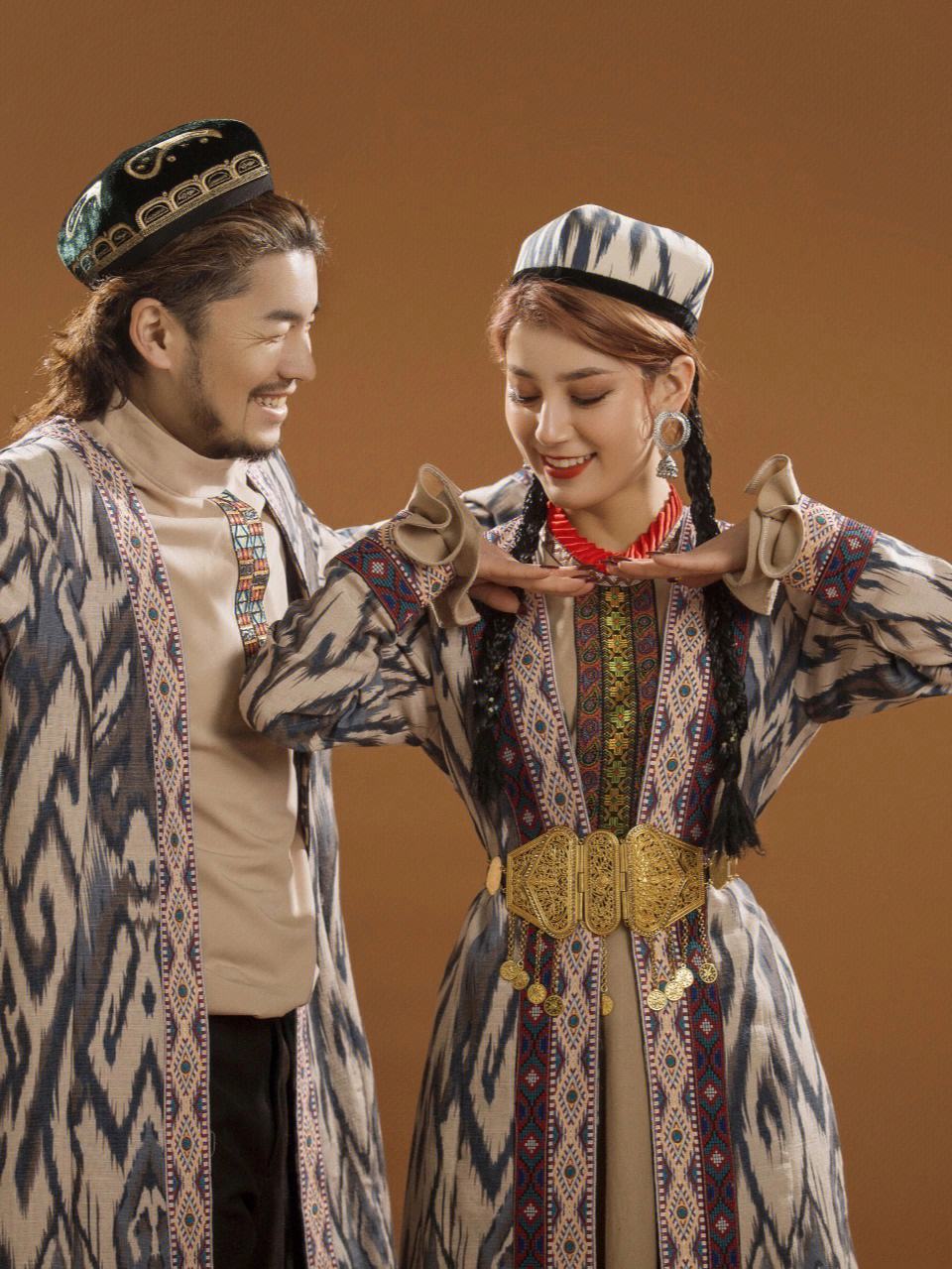 维吾尔族服饰欣赏,维吾尔族特色民族服饰