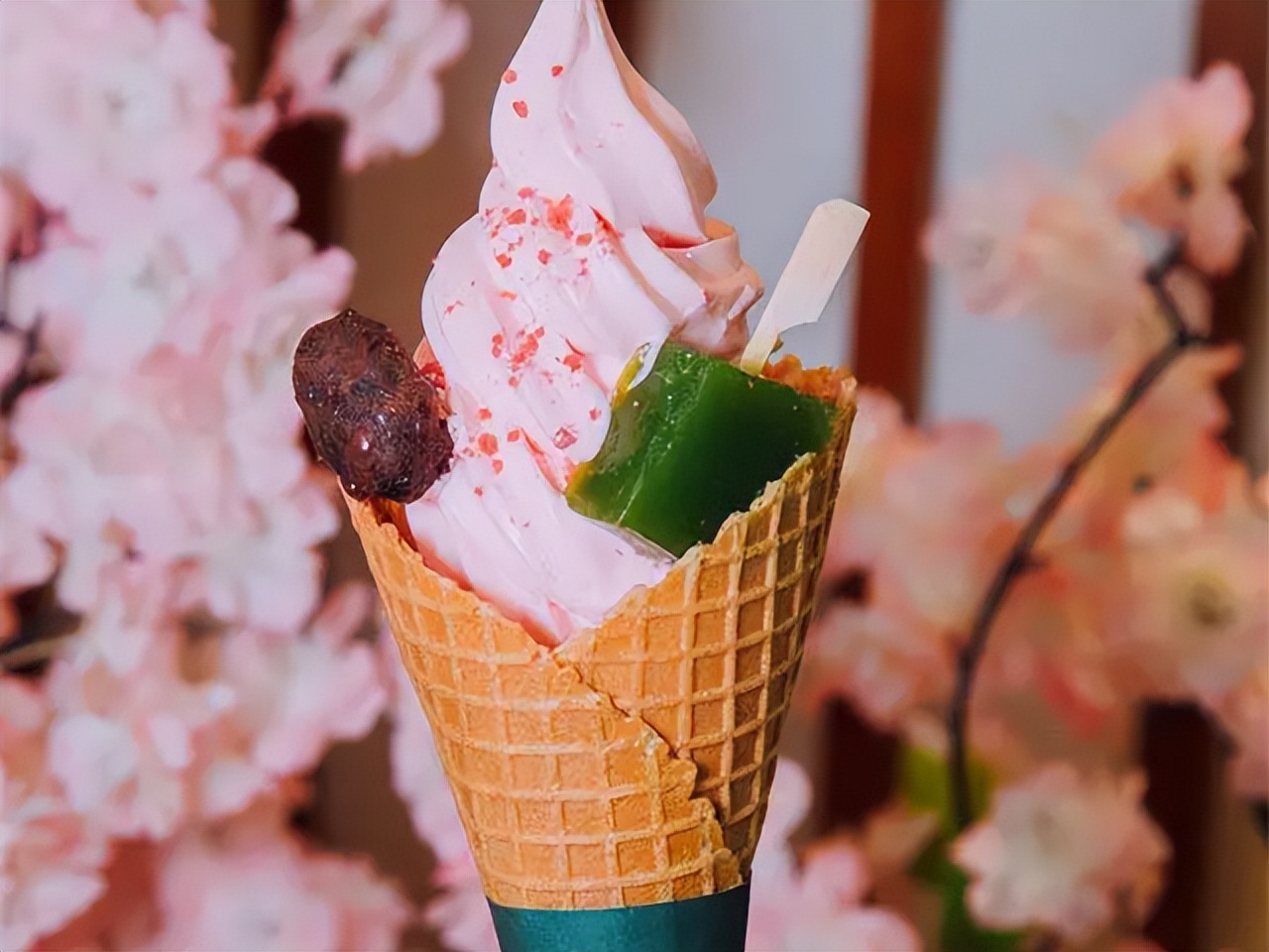 冰淇淋热量高吗,吃冰淇淋只要热量不超标会胖吗