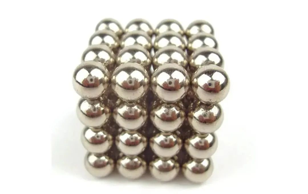 孩子被弓箭射中,小孩被箭射中眉心