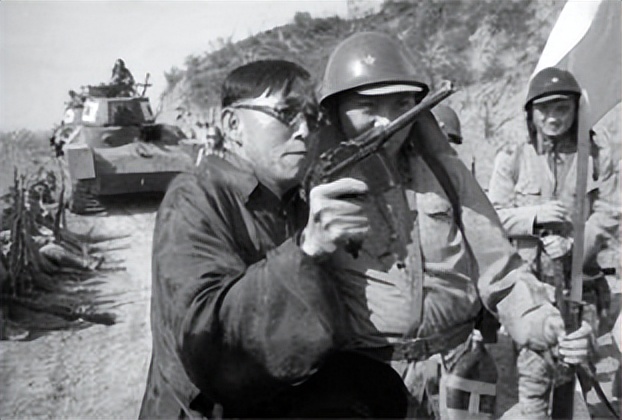 八路军科长被俘，假意娶汉奸之女，晚上试探出了姑娘的隐情