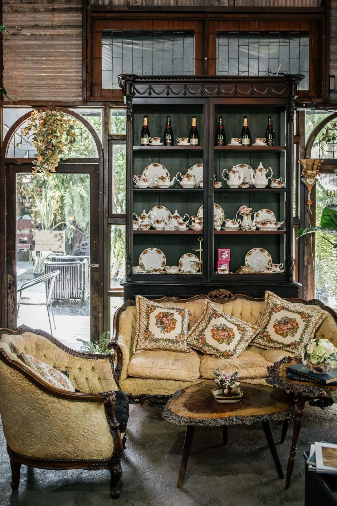 DisjarusCraftandCafe复古花园的咖啡格外的优美