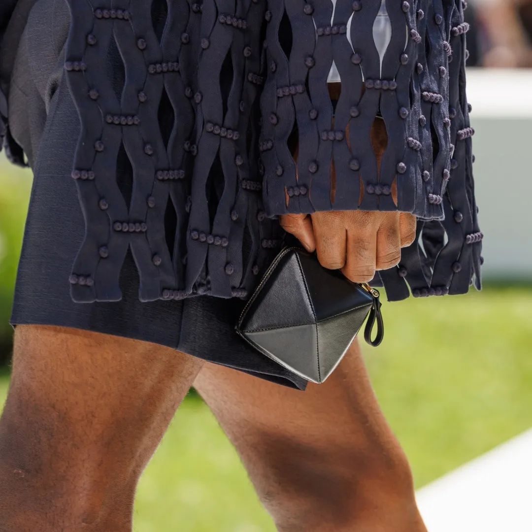 valentino2024春夏男装秀,valentino2022秋冬男装时装秀