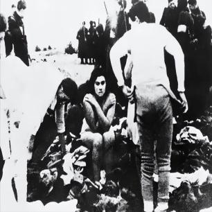 纳粹德国屠杀犹太女人,变态纳粹