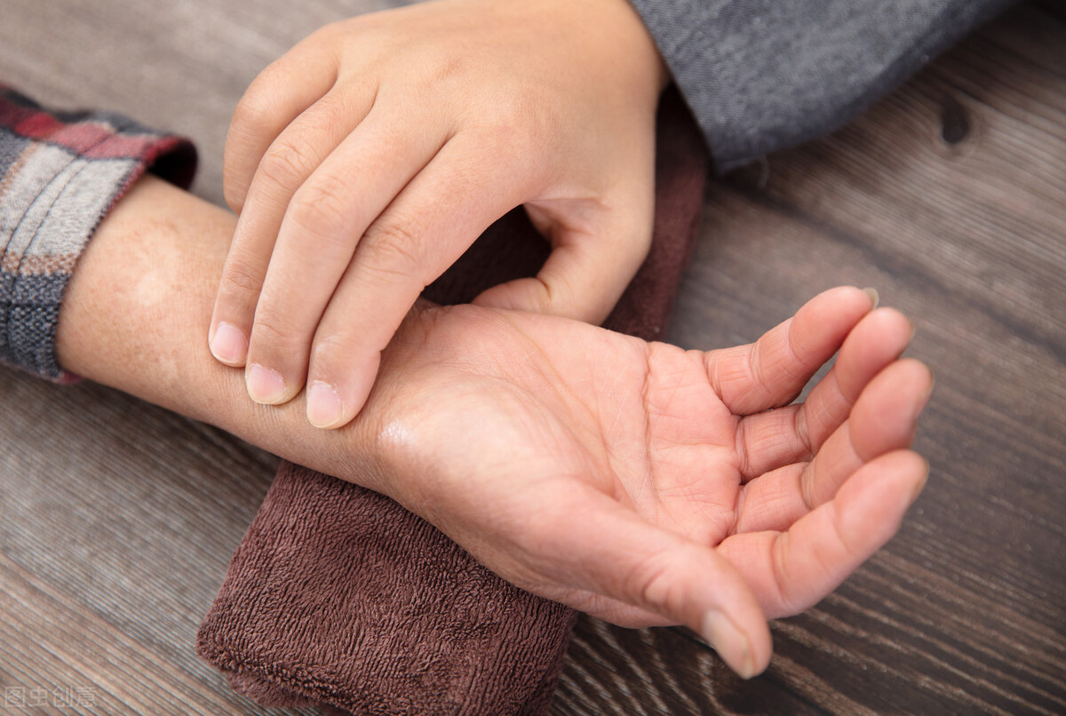 十几年失眠心脏扑通扑通跳,冠心病失眠中医案例