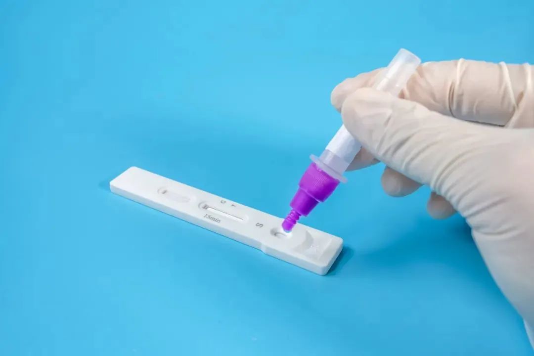 周围人全阳了他们为何至今未感染,周围人全阳了自己没阳正常吗