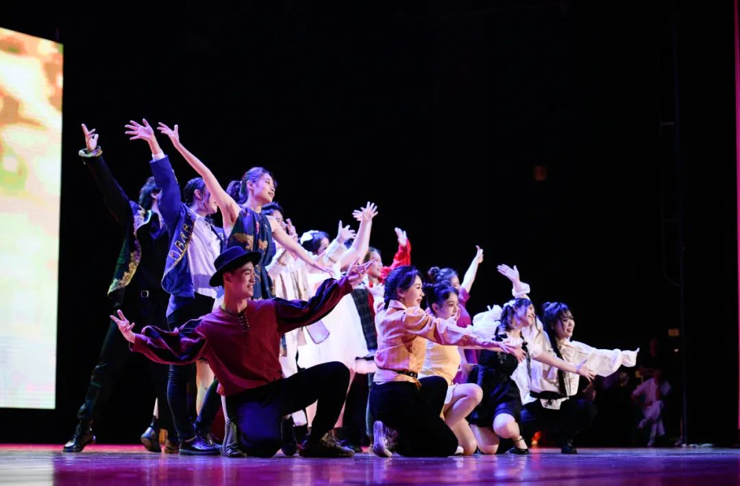 浠婂鑸炲姩,浠婂鑸炶捣鏉ュ箍鍦鸿垶