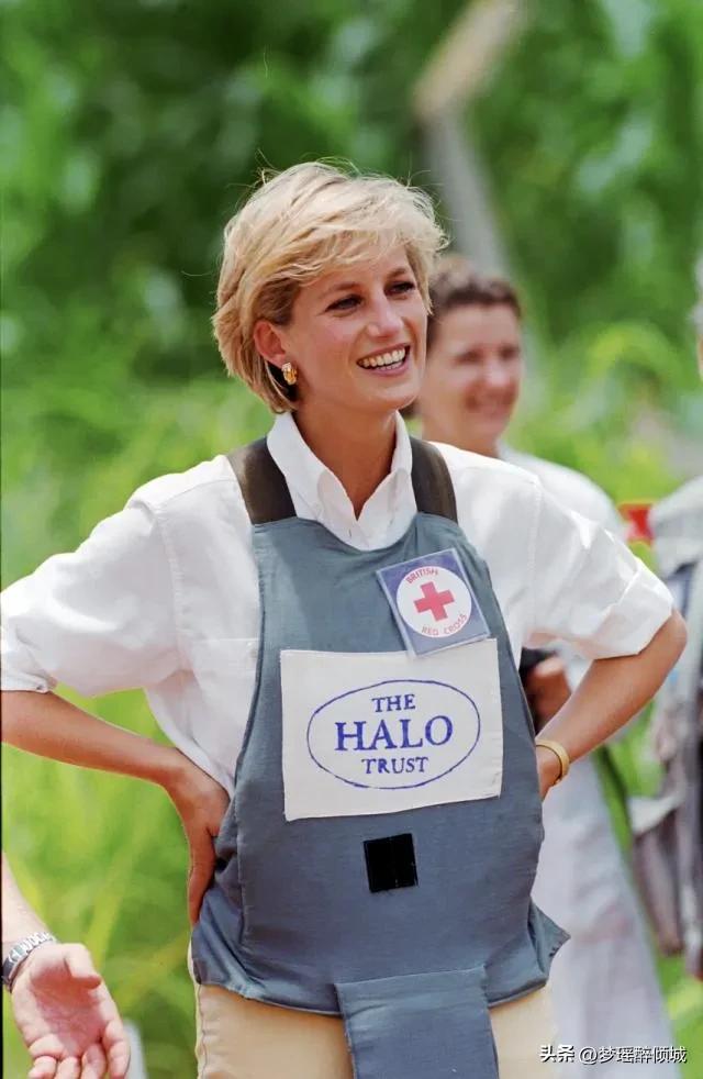 戴安娜与多迪拥抱照片,戴安娜王妃多迪现状