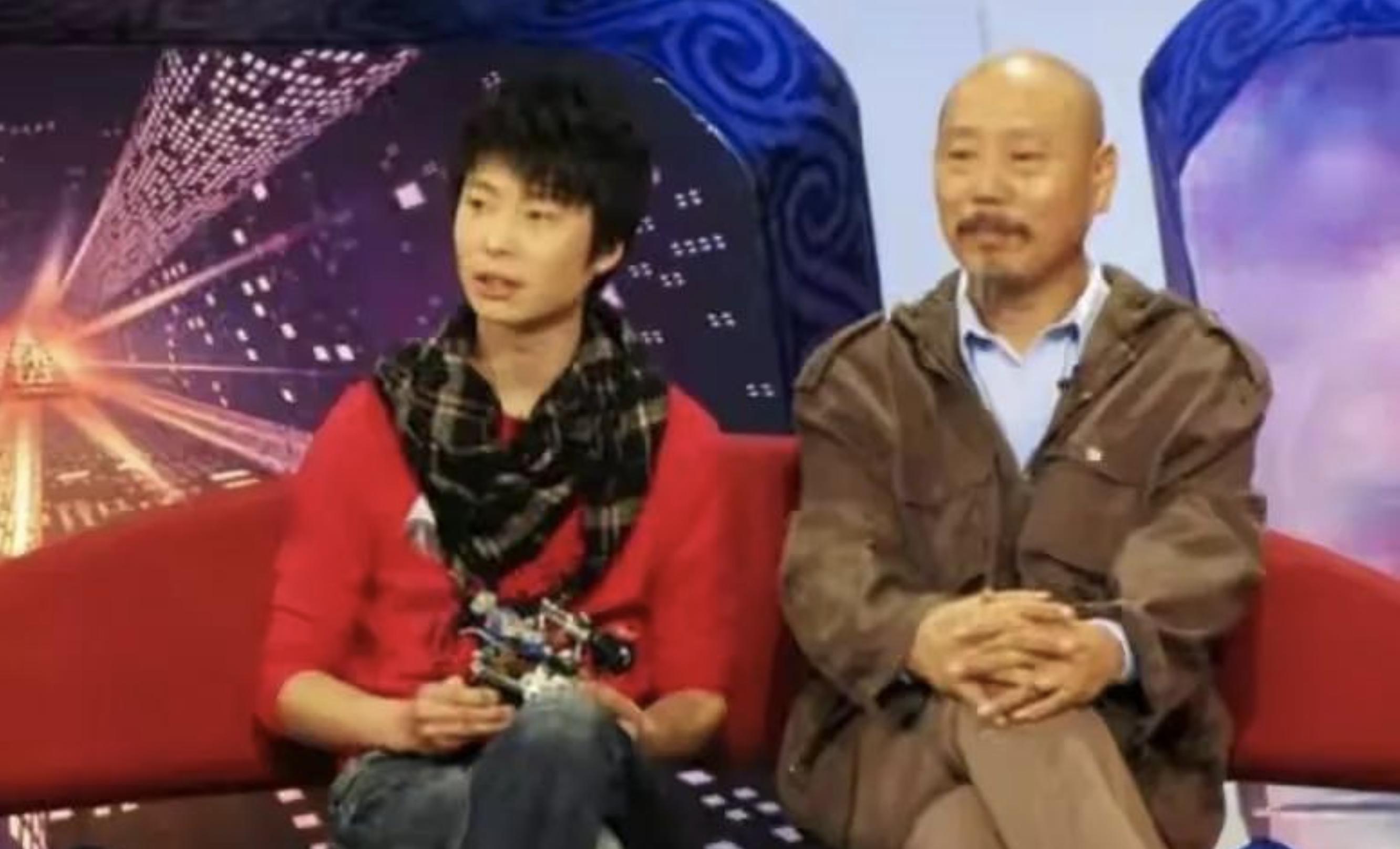 自己住豪宅娶娇妻，却对儿子30年不闻不问，晚年欲买豪车劝子回家