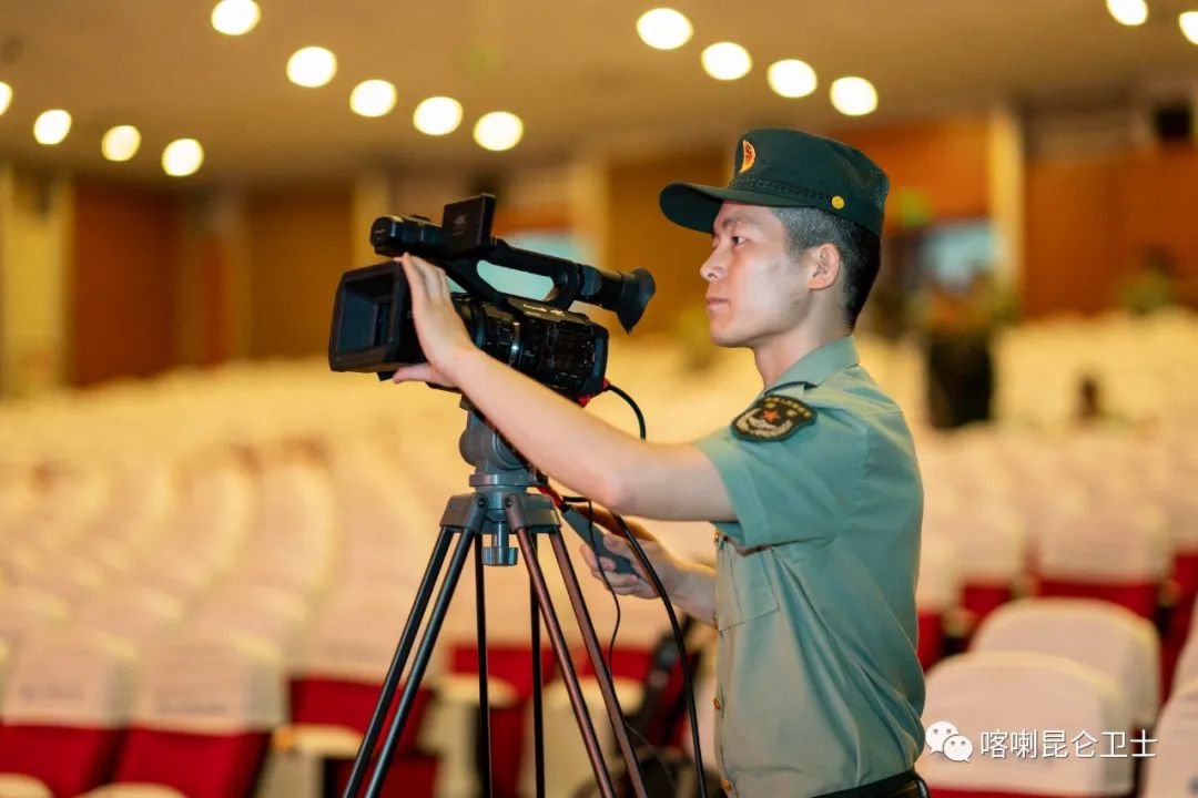 边疆兵记者,有请边防军人走上舞台