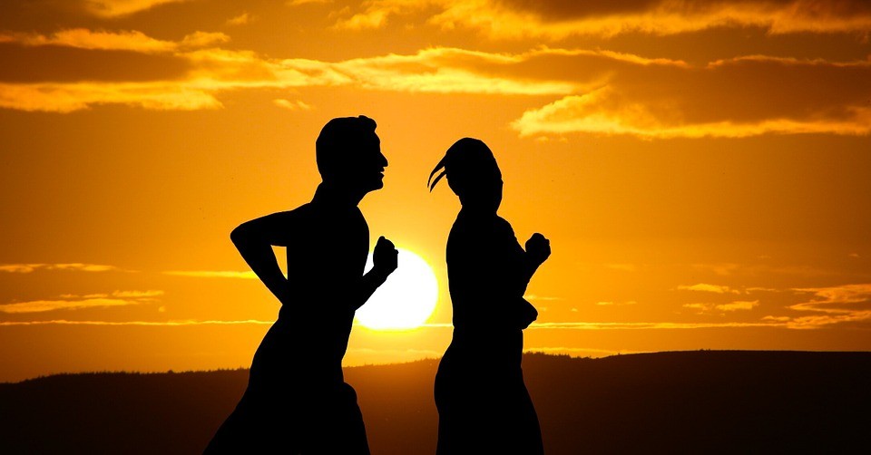 当夜跑爱好者遇上“颈椎病”：颈椎微创手术后多久可以恢复正常？