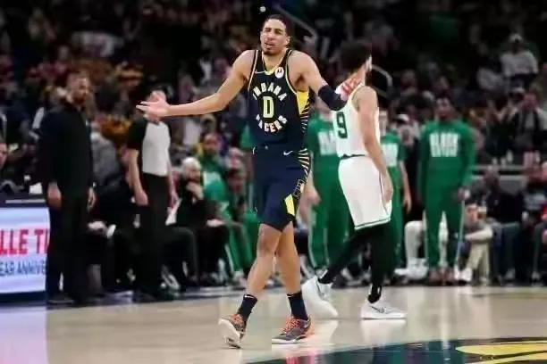 本赛季一鸣惊人的六大球星,哈利波顿低薪高能,福克斯华丽转身