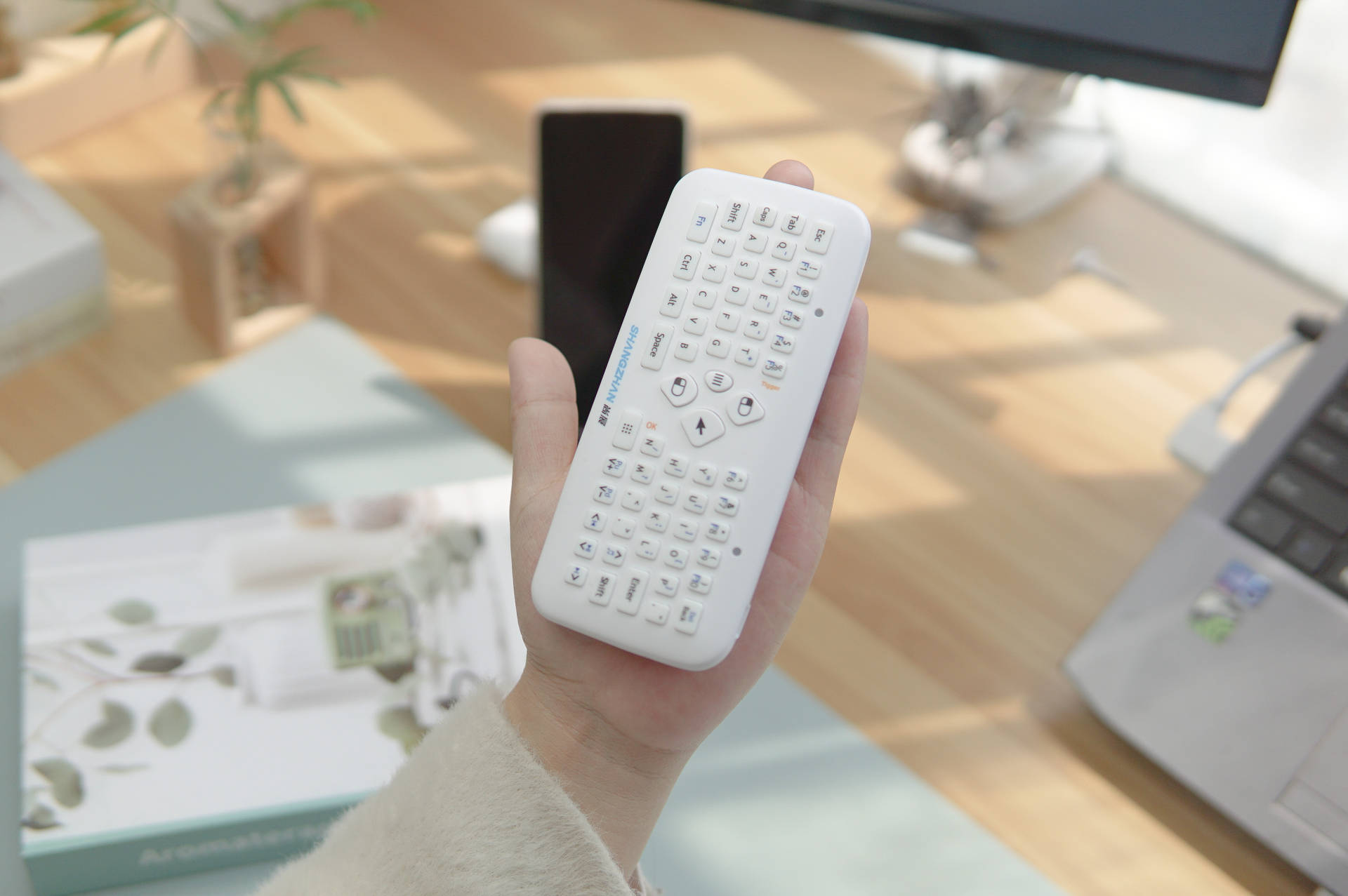 空中键鼠控制电脑电视,电脑多功能投影键盘