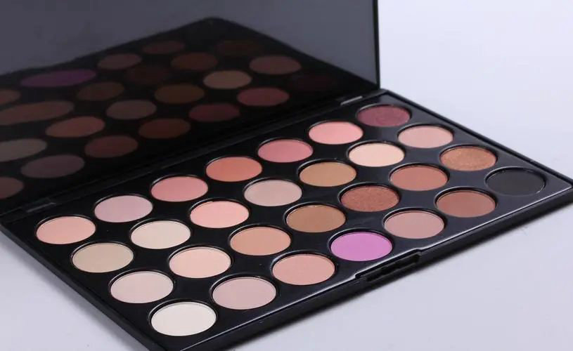 眼影的搭配和画法,纵向眼影和横向眼影的画法