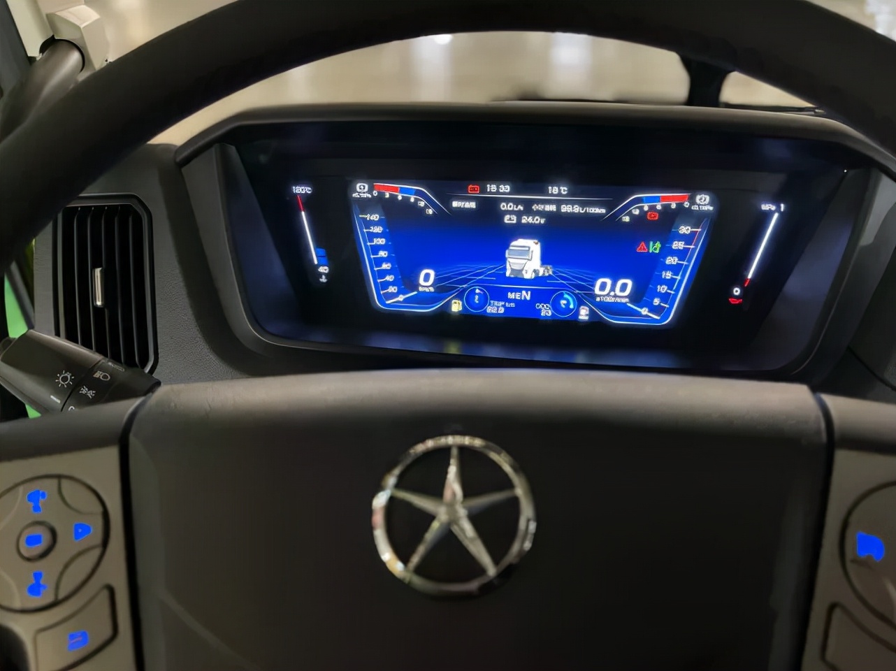 大运重卡v9自动挡操作方法,大运v9重卡新款内饰