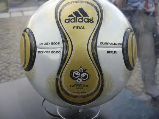 世界杯历史罕见球队,02年世界杯专用足球飞火流星