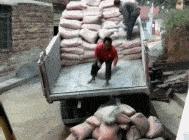 车上鼓掌得了性病，保险公司气疯了