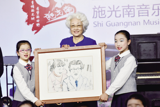 音乐家施光南简历,音乐家施光南夫人洪如丁简介