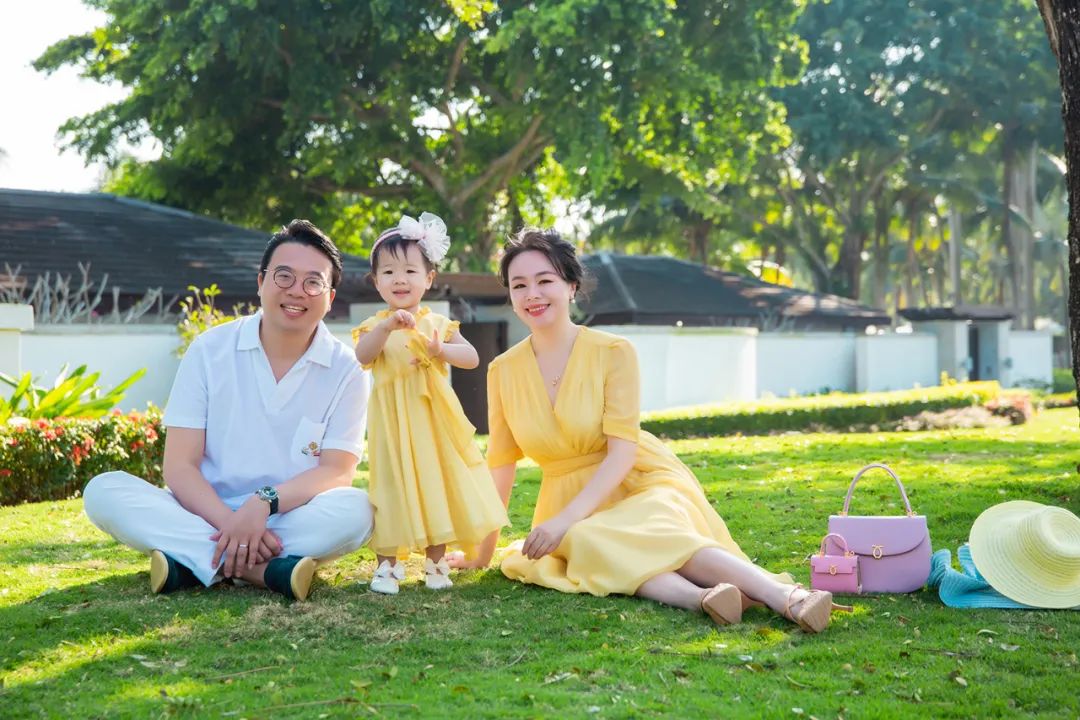 孟晚舟穿的白色连衣裙是什么品牌,孟晚舟同款连衣裙大码