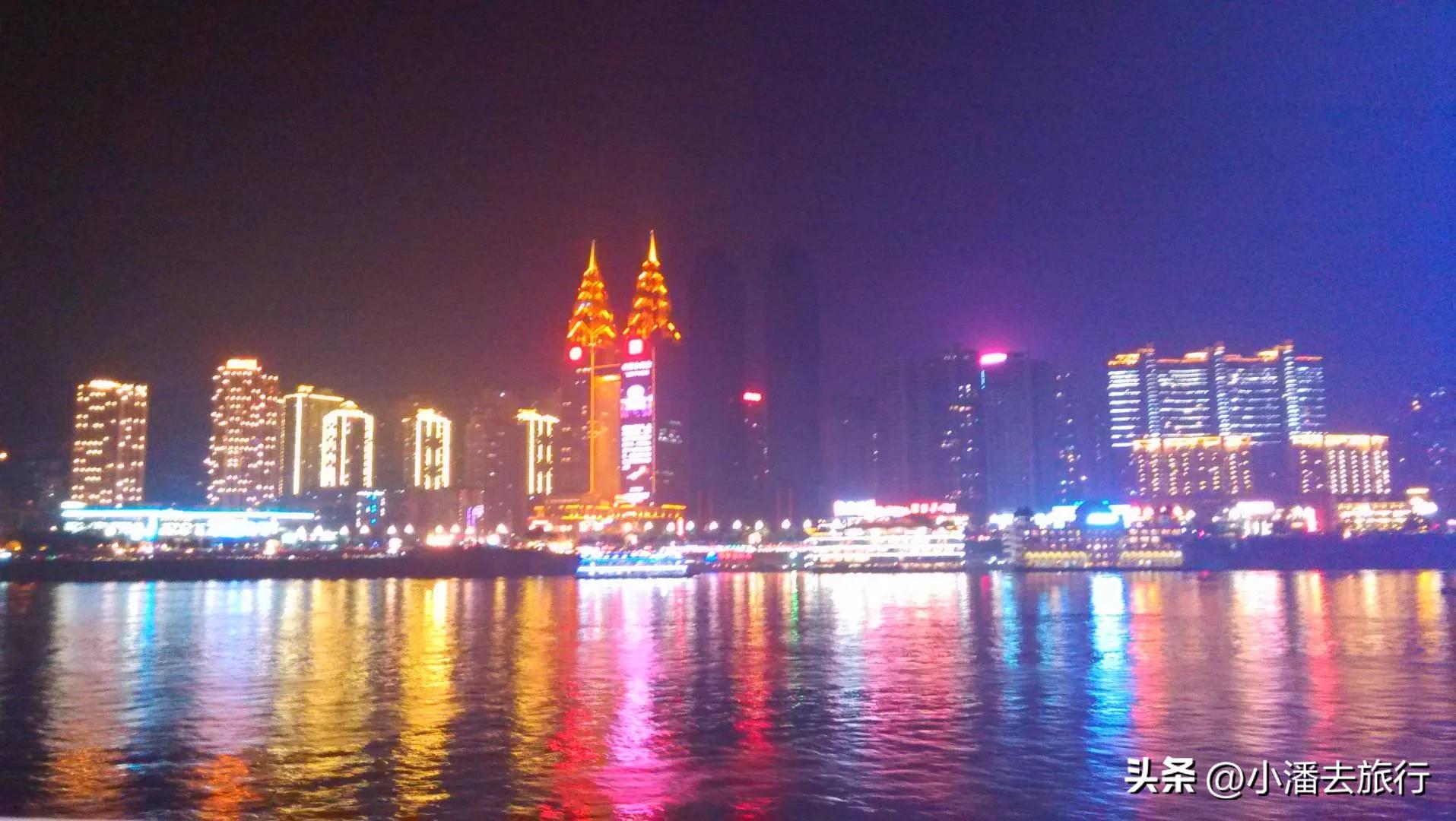 我们一行5人，五一从重庆出发，乘坐星际领航号，花费近9000元