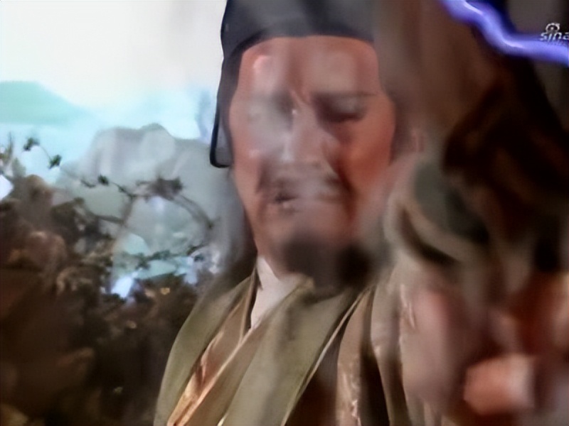 岳不群和嵩山派掌门对打,岳不群大战嵩山派