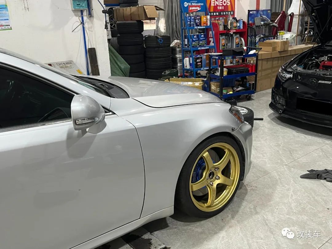 3.5V6+后驱的雷克萨斯IS300，雷车也能玩出烂仔范