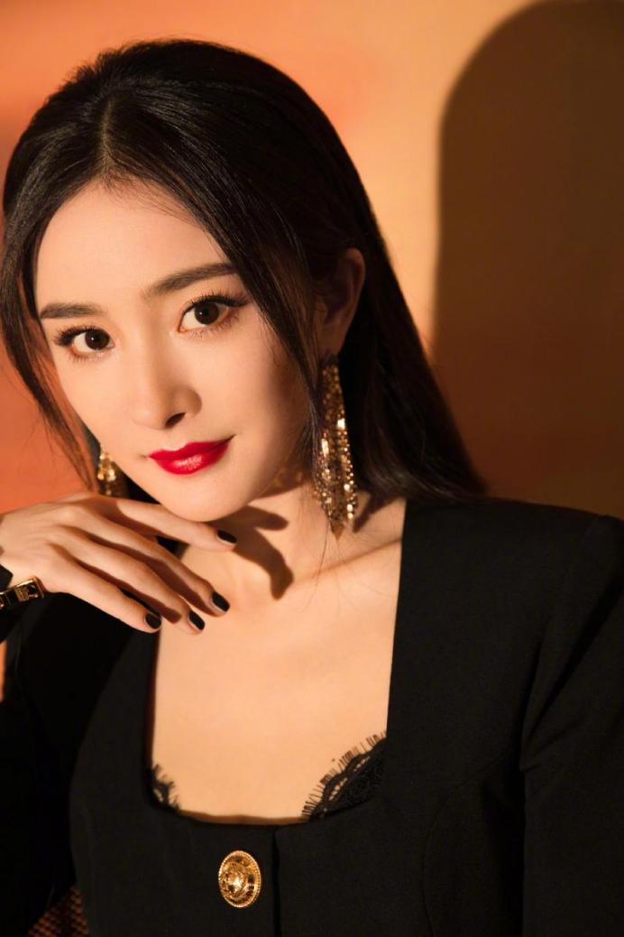 上海这一夜，伴随杨幂身上的3个“未解之谜”，是时候该解开了