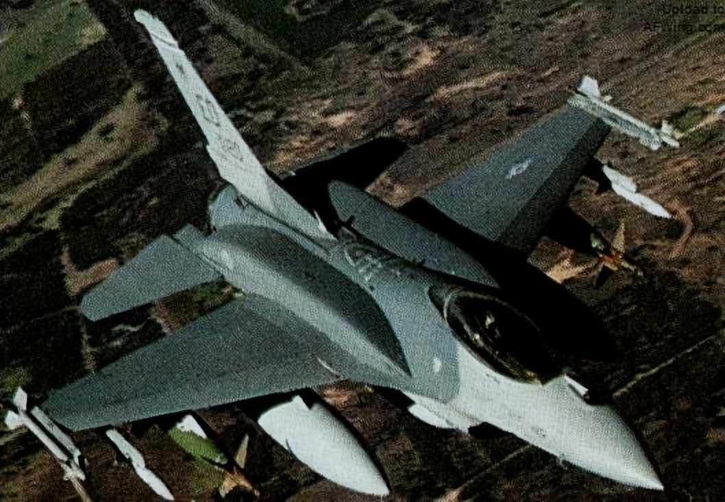 洛克希德f-16战斗机,蝰蛇的秘密f16
