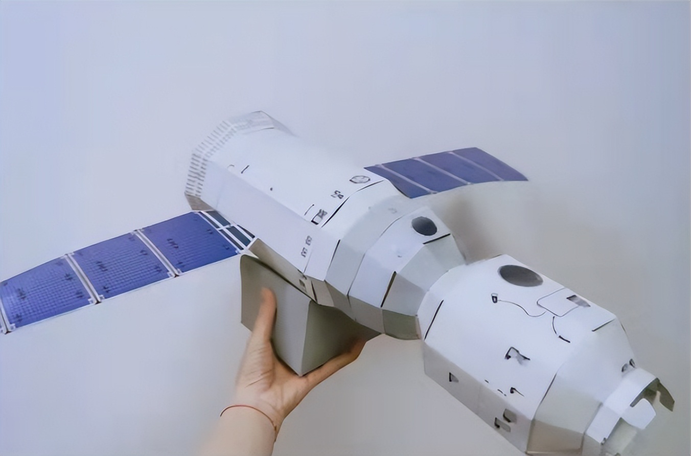 空间站全景立体书，点亮孩子的航天梦